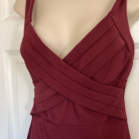 LBD in Burgundy with padded top - Picture 3 of 9